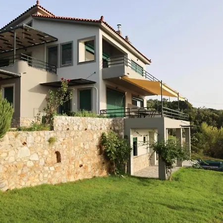 Greenhill&blue Sea *