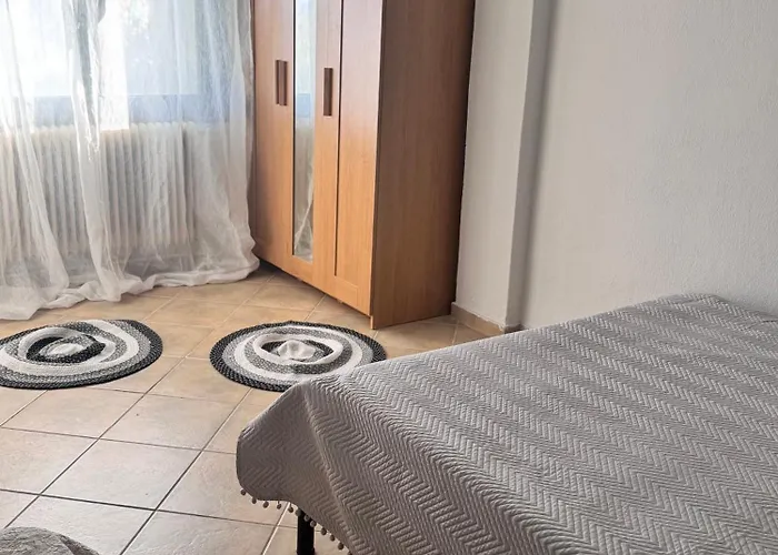 Greenhill&blue Sea *