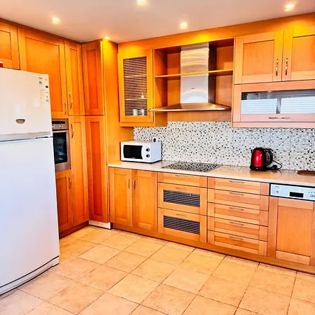 Greenhill&blue Sea *