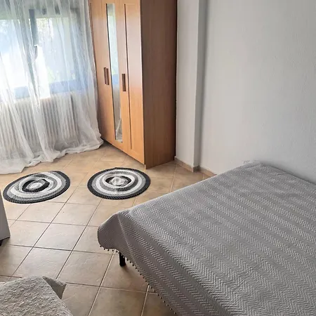 Greenhill&blue Sea *