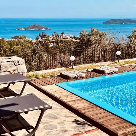 Greenhill&blue Sea *