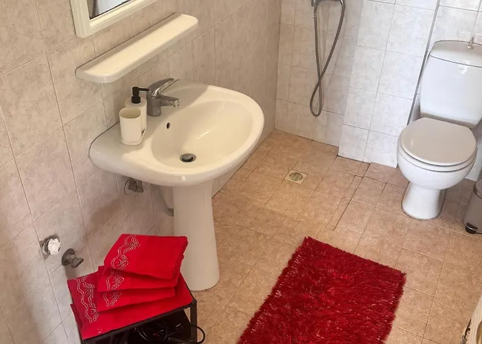 Greenhill&blue Sea *