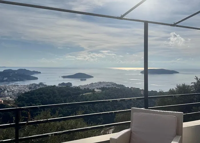 Greenhill&blue Sea *