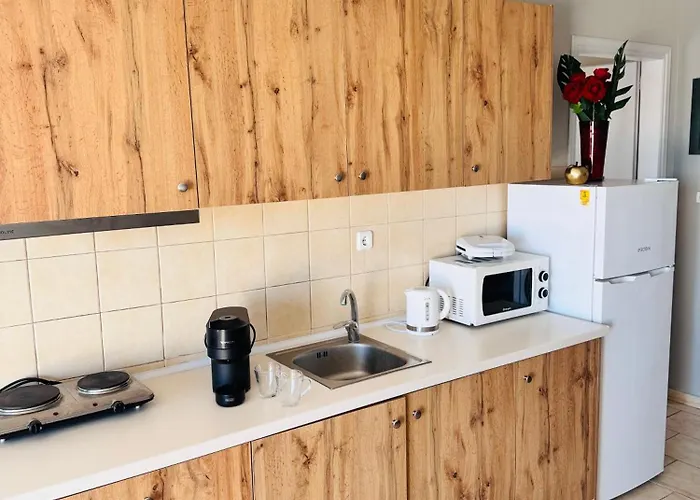 Greenhill&blue Sea *