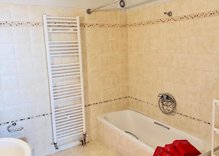 Greenhill&blue Sea *